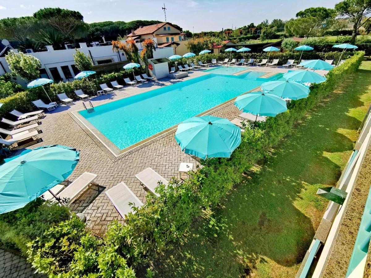 Apartments In Residence In Vada With Swimming Pool 450 Meters From The Sea Eksteriør billede