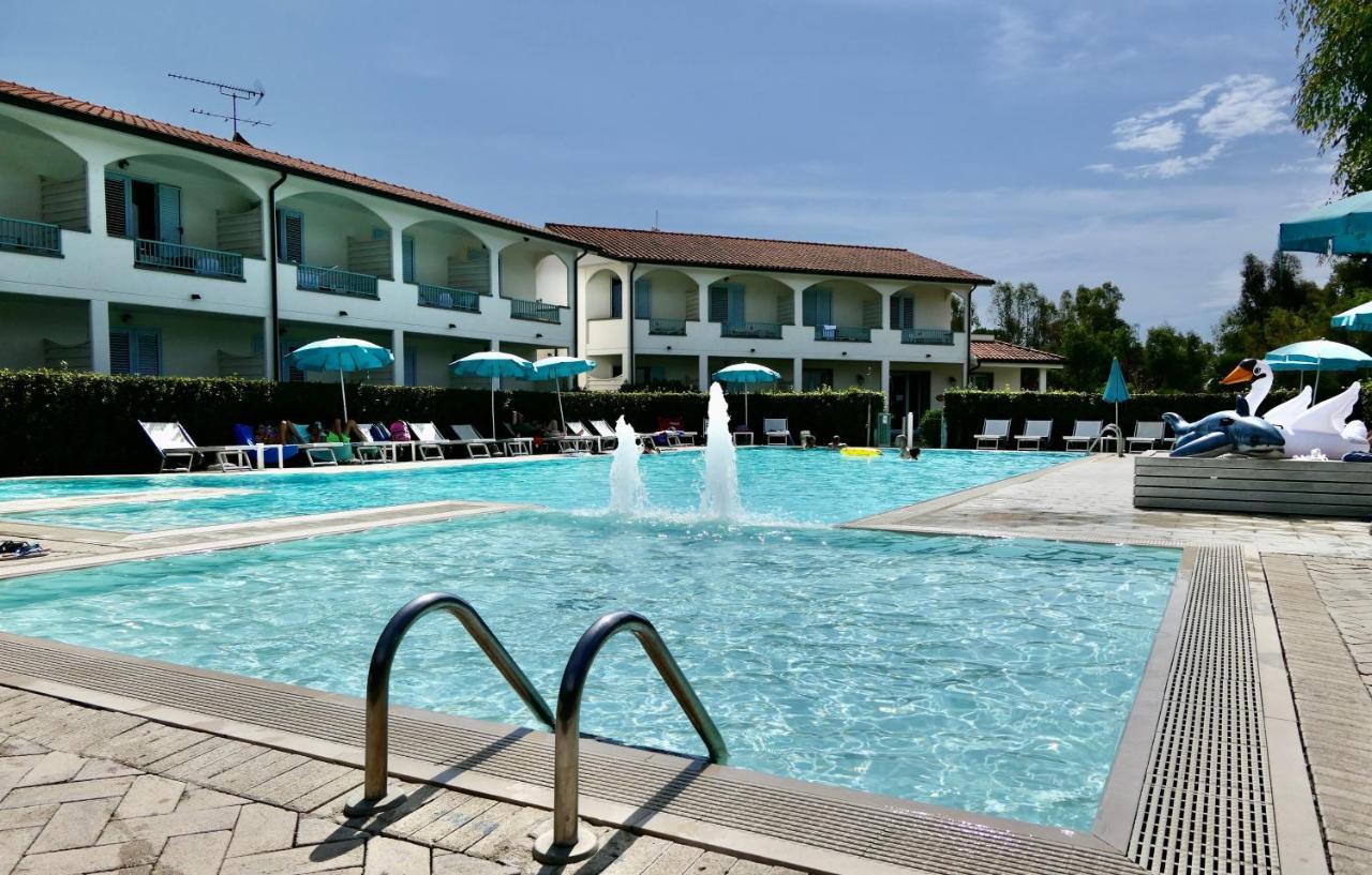 Apartments In Residence In Vada With Swimming Pool 450 Meters From The Sea Eksteriør billede