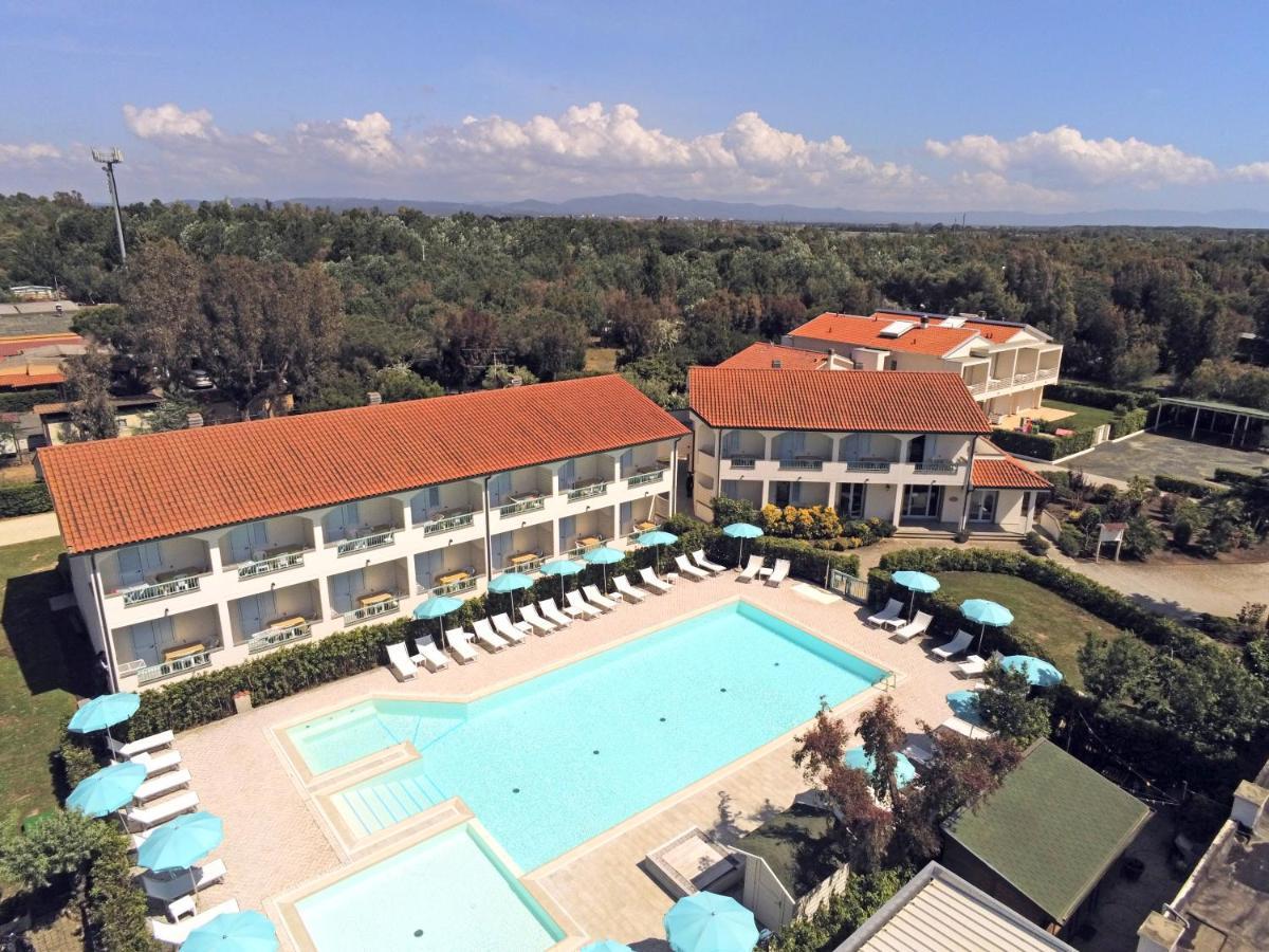 Apartments In Residence In Vada With Swimming Pool 450 Meters From The Sea Eksteriør billede